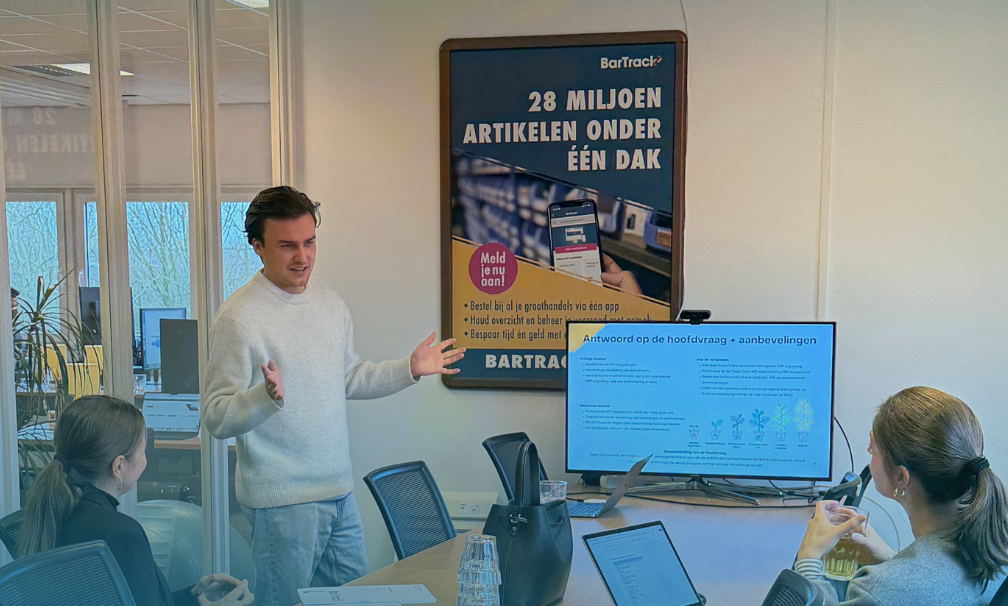 Van Stagiair tot Werkstudent: Leren, Groeien en Bijdragen